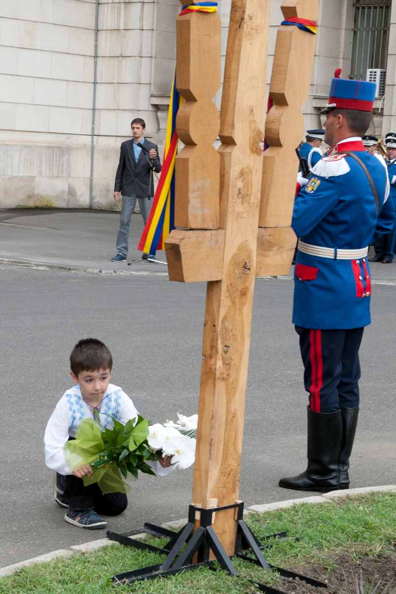 Principesa Mostenitoare MargaretCeremonia Zilei Eroilor la MAI 2013