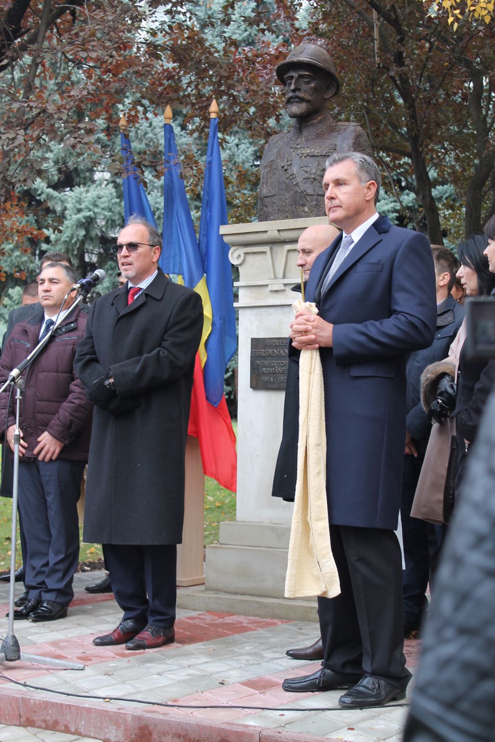 Bustul Regelui Ferdinand Întregitorul a fost dezvelit în orașul Ialoveni, Republica Moldova