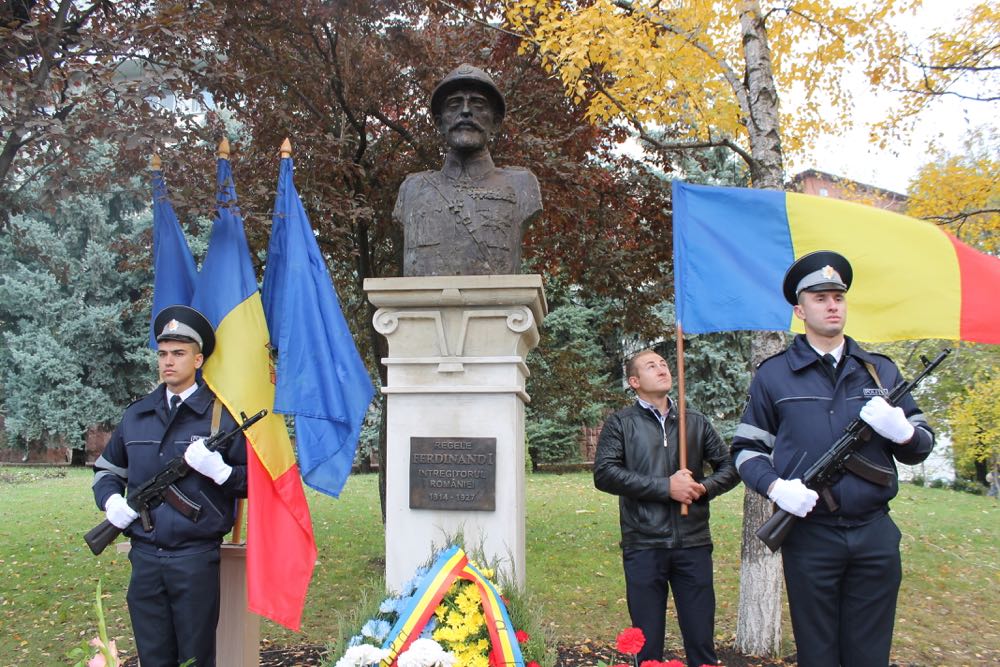 Bustul Regelui Ferdinand Întregitorul a fost dezvelit în orașul Ialoveni, Republica Moldova, 27 octombrie 2016