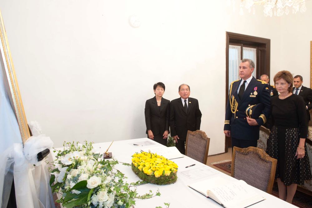 Familia Regală a României a adus omagiu Regelui defunct al Thailandei, 26 octombrie 2016, foto Daniel Angelescu