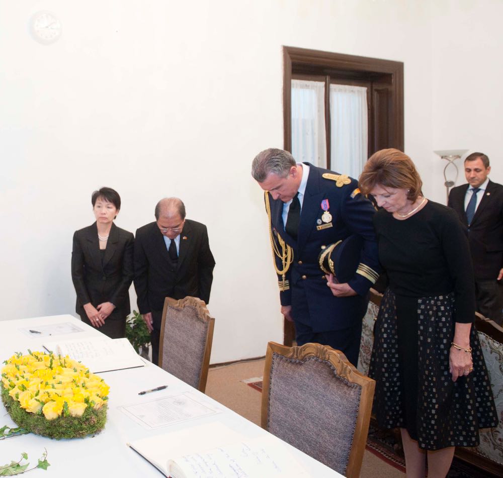 Familia Regală a României a adus omagiu Regelui defunct al Thailandei, 26 octombrie 2016, foto Daniel Angelescu