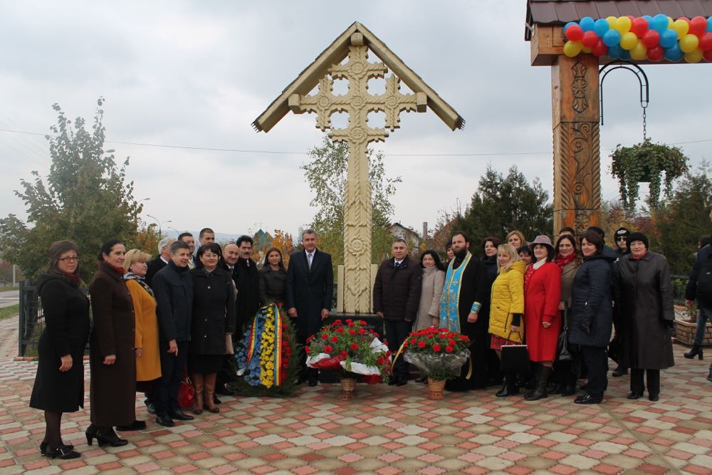 Bustul Regelui Ferdinand Întregitorul a fost dezvelit în orașul Ialoveni, Republica Moldova, 27 octombrie 2016