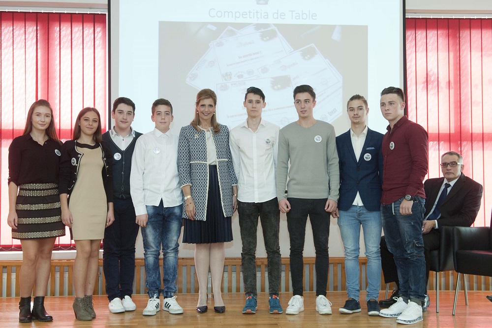 vizita-principesei-maria-la-colegiul-tehnic-feroviar-mihai-i-28octombrie2016-foto-daniel-angelescu-c-casa-ms-regelui-16