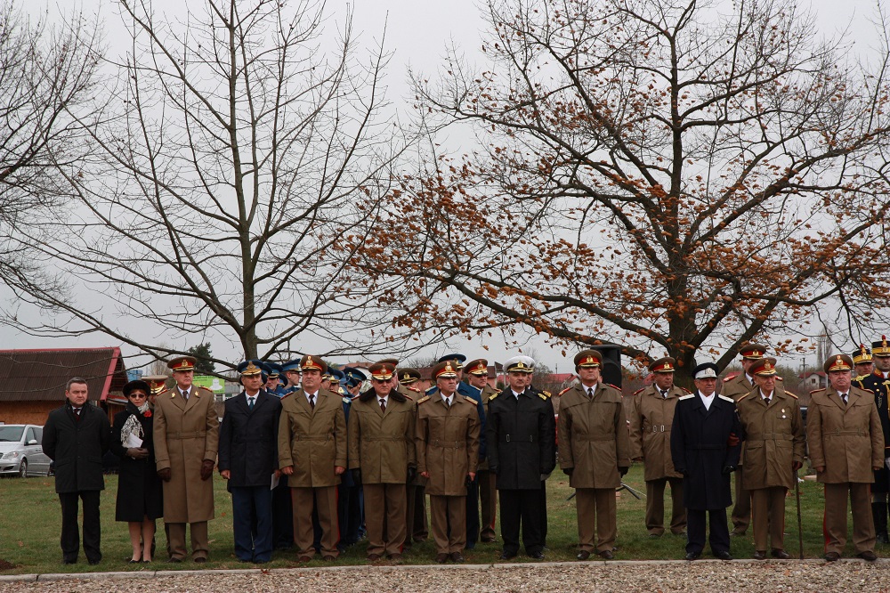 principesa-mostenitoare-si-principele-radu-remembrance-day-2016-cimitirul-militar-tancabesti-11