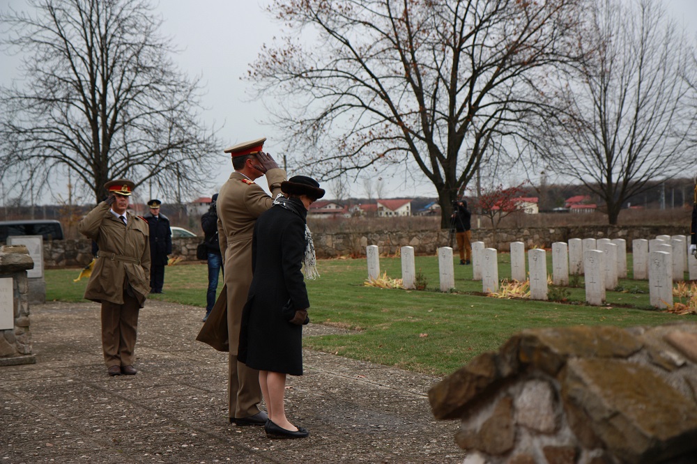 principesa-mostenitoare-si-principele-radu-remembrance-day-2016-cimitirul-militar-tancabesti-4