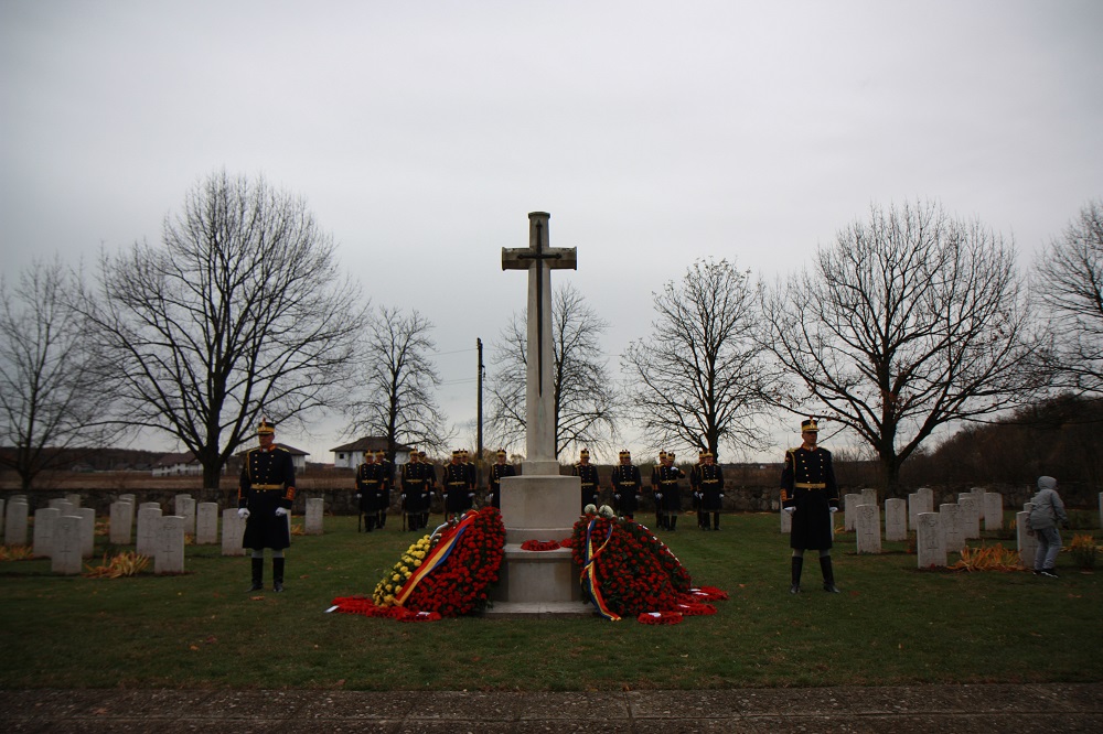 principesa-mostenitoare-si-principele-radu-remembrance-day-2016-cimitirul-militar-tancabesti-6