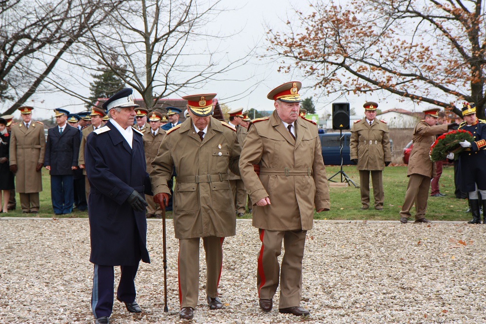 principesa-mostenitoare-si-principele-radu-remembrance-day-2016-cimitirul-militar-tancabesti-8