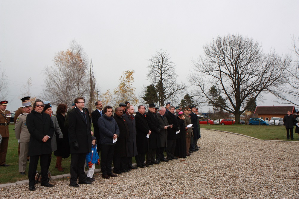 principesa-mostenitoare-si-principele-radu-remembrance-day-2016-cimitirul-militar-tancabesti-9