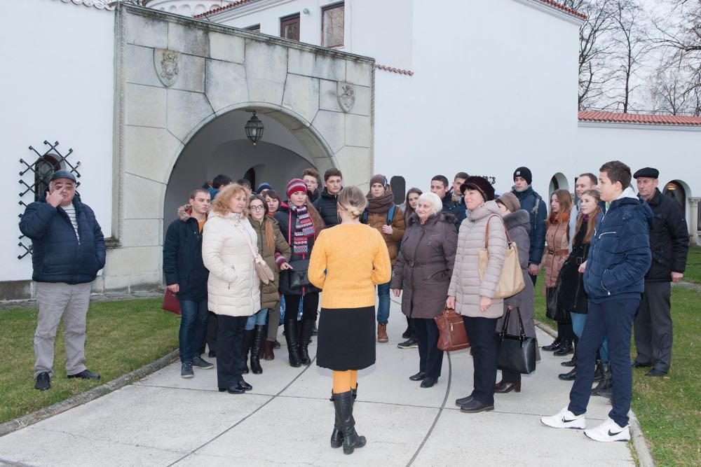 Elevii Liceului Teoretic Mihai Eminescu din Cahul in vizita la Palatul Elisabeta, 29 noiembrie 2016 ©Daniel Angelescu