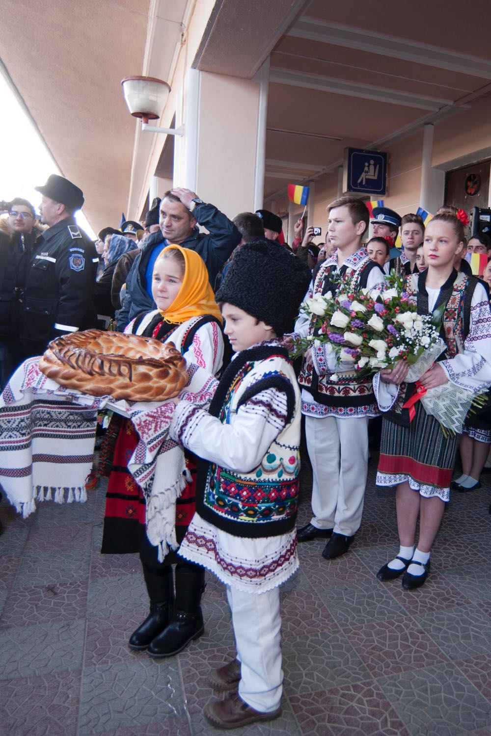 Familia Regala primita de locuitorii municipiului Pascani, 16 decembrie 2016 ©Daniel Angelescu