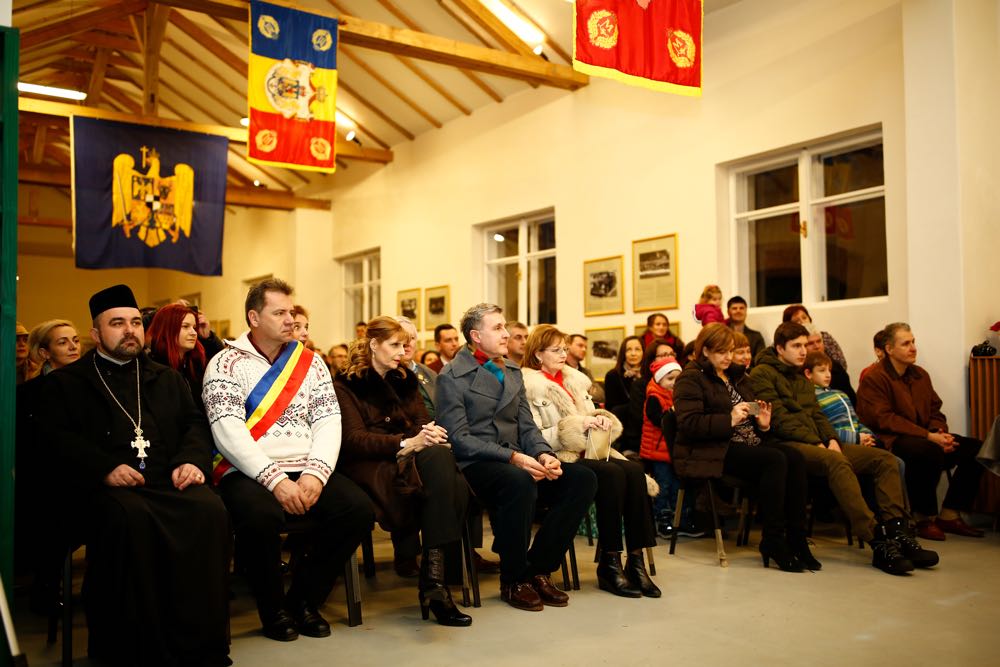 Concertul de colinde Corala Regala Transilvana si de corul copiilor din Cluj la Castelul regal Savarsin, 23 decembrie 2016 ©Cristian Coposesc