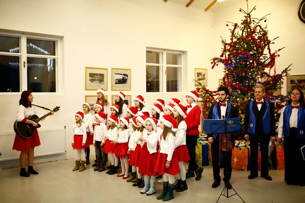 Concertul de colinde Corala Regala Transilvana si de corul copiilor din Cluj la Castelul regal Savarsin, 23 decembrie 2016 ©Cristian Coposesc