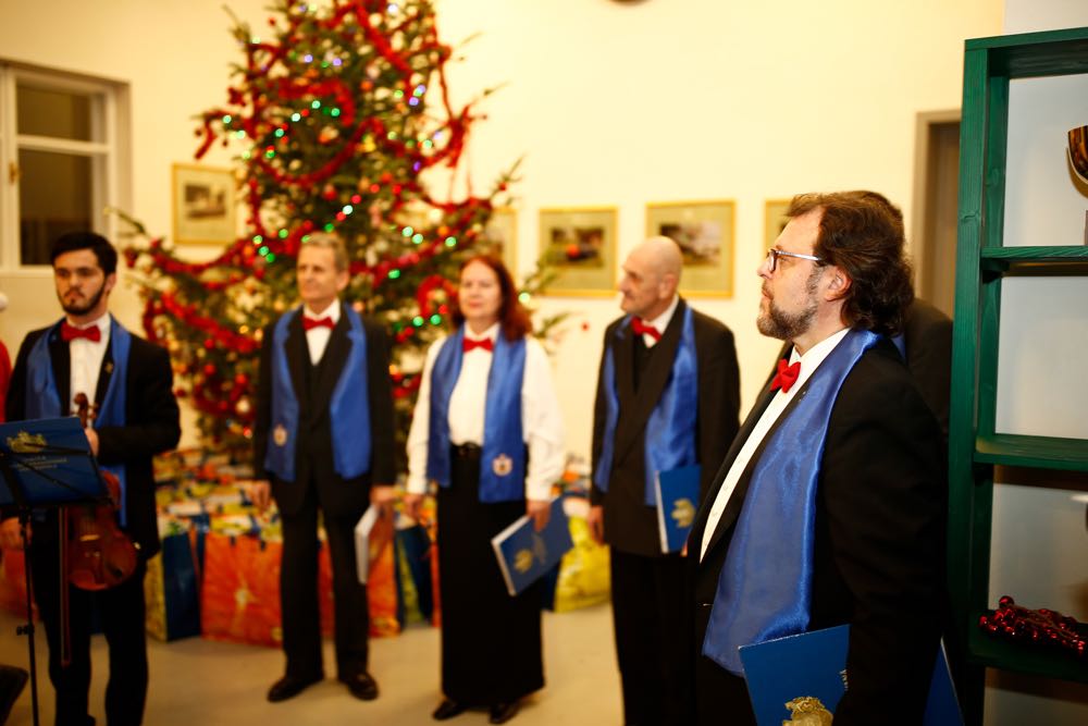 Concertul de colinde Corala Regala Transilvana si de corul copiilor din Cluj la Castelul regal Savarsin, 23 decembrie 2016 ©Cristian Coposesc