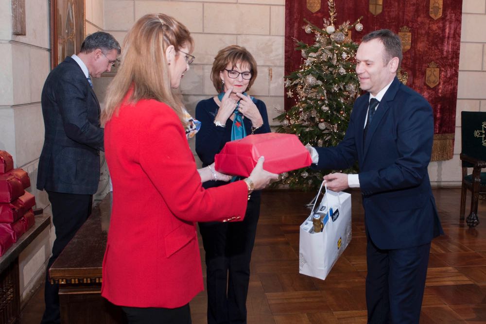 Familia Regala a oferit cadouri de Craciun angajatilor Casei Majestatii Sale care lucreaza la Palatul Elisabeta decembrie 2016 ©Daniel Angelescu