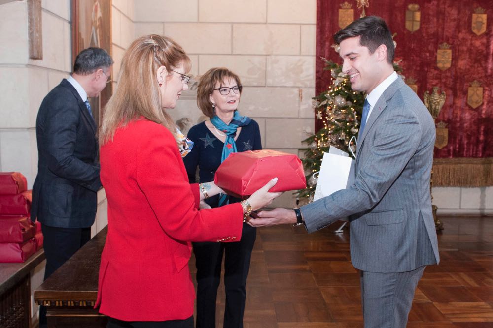 Familia Regala a oferit cadouri de Craciun angajatilor Casei Majestatii Sale care lucreaza la Palatul Elisabeta decembrie 2016 ©Daniel Angelescu