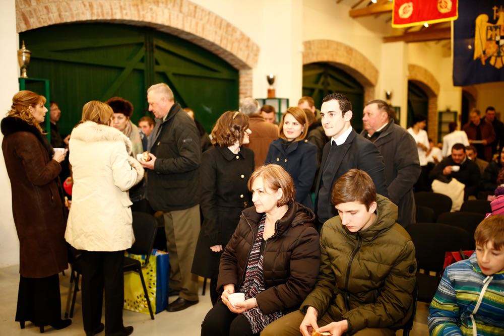 Cadouri de Craciun angajatilor Castelului Regal Savarsin si Ocolului Regal Silvic, 23 decembrie 2016 ©Cristian Coposesc