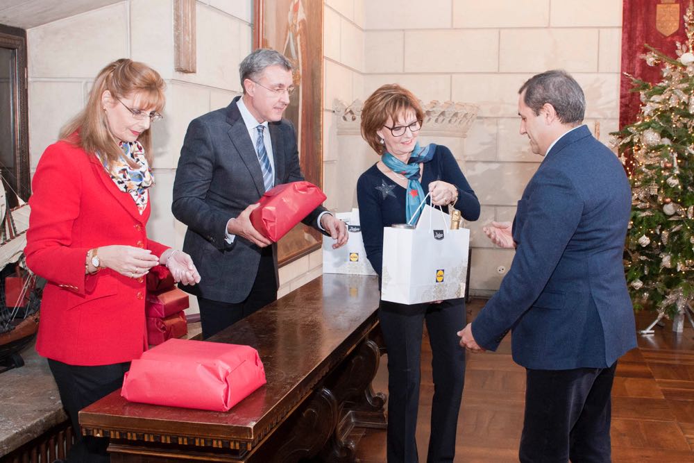 Familia Regala a oferit cadouri de Craciun angajatilor Casei Majestatii Sale care lucreaza la Palatul Elisabeta decembrie 2016 ©Daniel Angelescu