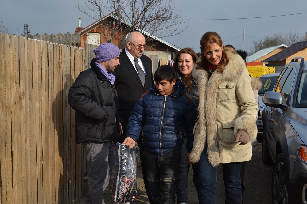 principesa-maria-daruri-de-craciun-familiilor-nevoiase-din-ploiesti-16-decembrie-2016-foto-organizatia-umanitara-concordia-16