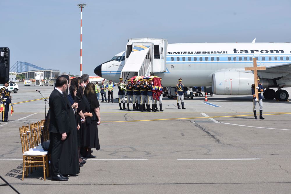 Ceremonie funerara la Aeroportul Otopeni 9 august 2016