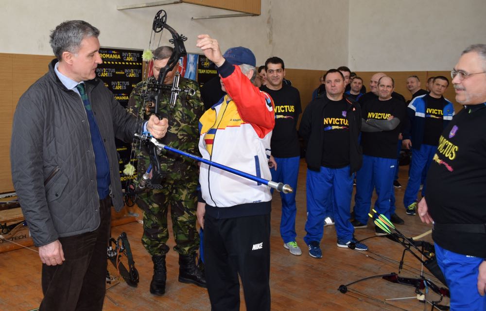 Principele Radu viziteaza pe militarii Invictus in cantonament la Baza sportiva militara de la Saftica, 21 februarie 2017