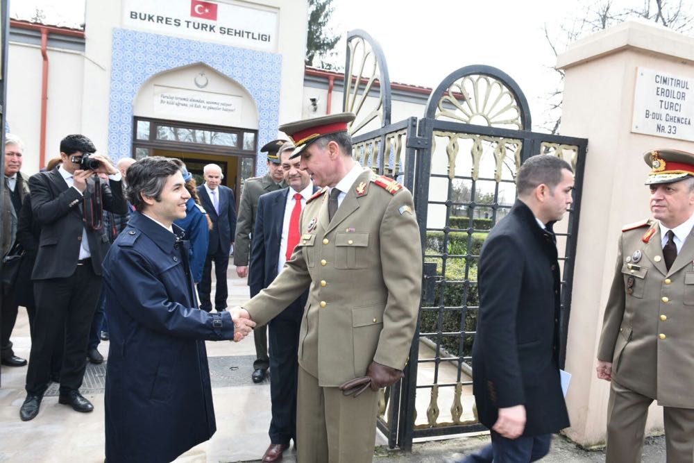 Principele Radu la ceremonia de comemorare a militarilor turci cazuti pe teritoriul Romaniei in Primul Razboi Mondial, 18 martie 2017 ©Ambasada Republicii Turcia la Bucuresti