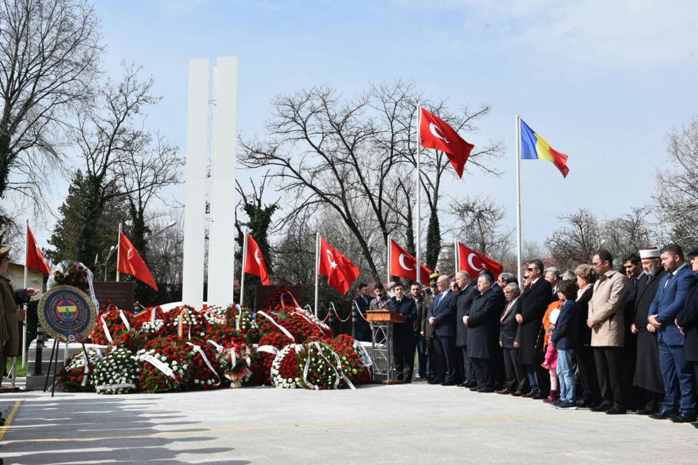 Principele Radu la ceremonia de comemorare a militarilor turci cazuti pe teritoriul Romaniei in Primul Razboi Mondial, 18 martie 2017 ©Ambasada Republicii Turcia la Bucuresti