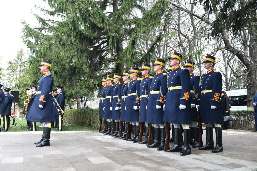 Principele Radu la ceremonia de comemorare a militarilor turci cazuti pe teritoriul Romaniei in Primul Razboi Mondial, 18 martie 2017 ©Ambasada Republicii Turcia la Bucuresti