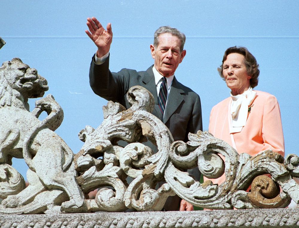 BUCURESTI, ROMANIA: Regele Mihai I si regina Ana la Palatul Elisabeta, 18 mai 2001. Foto ROMPRES/ Sorin LUPSA