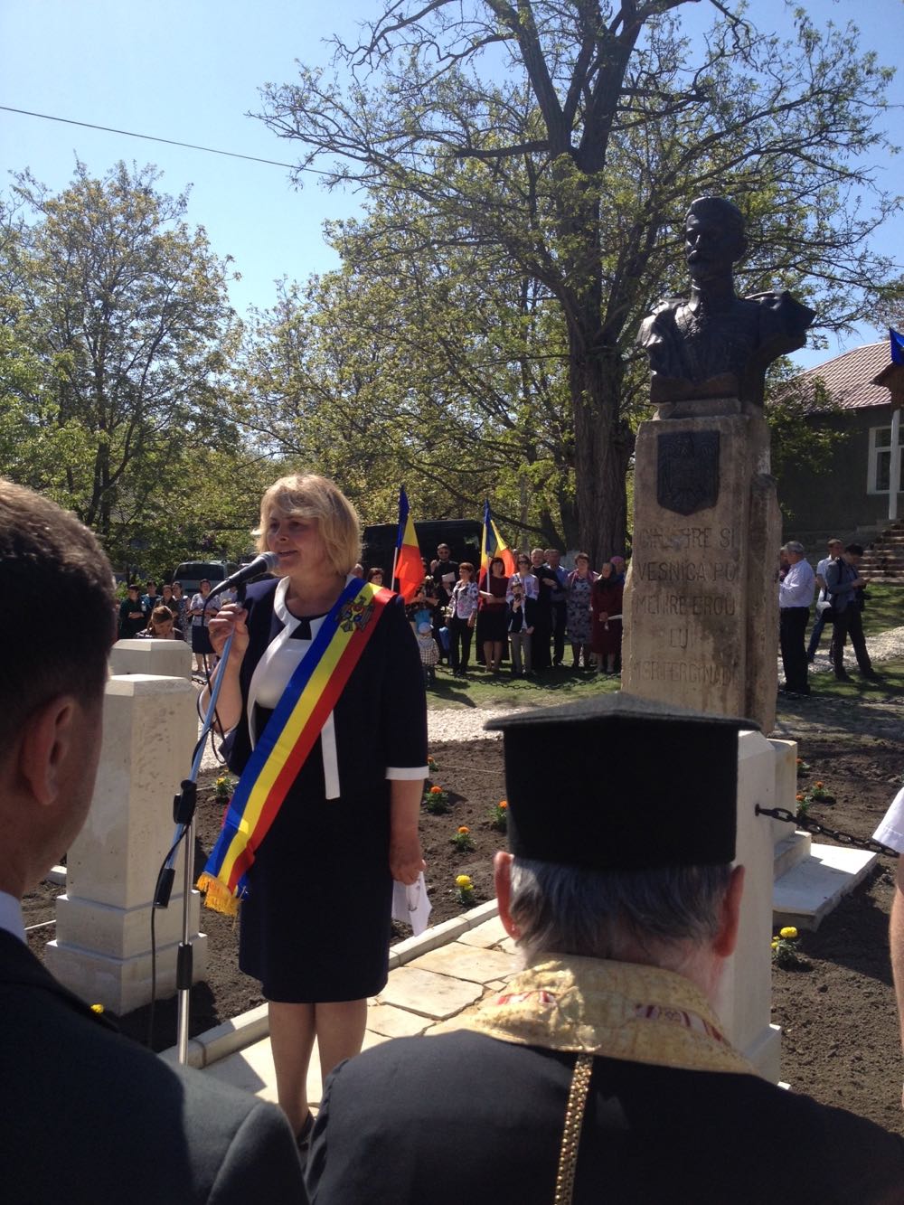 Principele Radu la sarbatoarea populara a dezvelirii bustului Regelui Ferdinand I in satul Telipova din raionul Soroca, 6 mai 2017