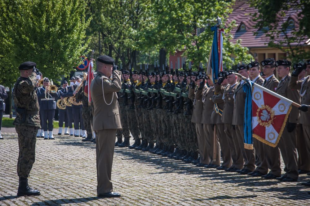 Principele Radu, Brigada 17 Mecanizata Poznan, ceremonia noului drapel de lupta al Batalionului Logistic Regele Carol II al Romaniei, patronajul regal al Principesei Mostenitoare Margareta acordat Brigazii, 11 mai 2017 ©Brigada 17 Mecanizata Poznan