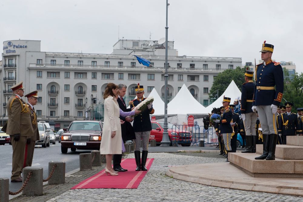 Familia Regala la statuia Regelui Carol I, 10 Mai 2017 ©Daniel Angelescu