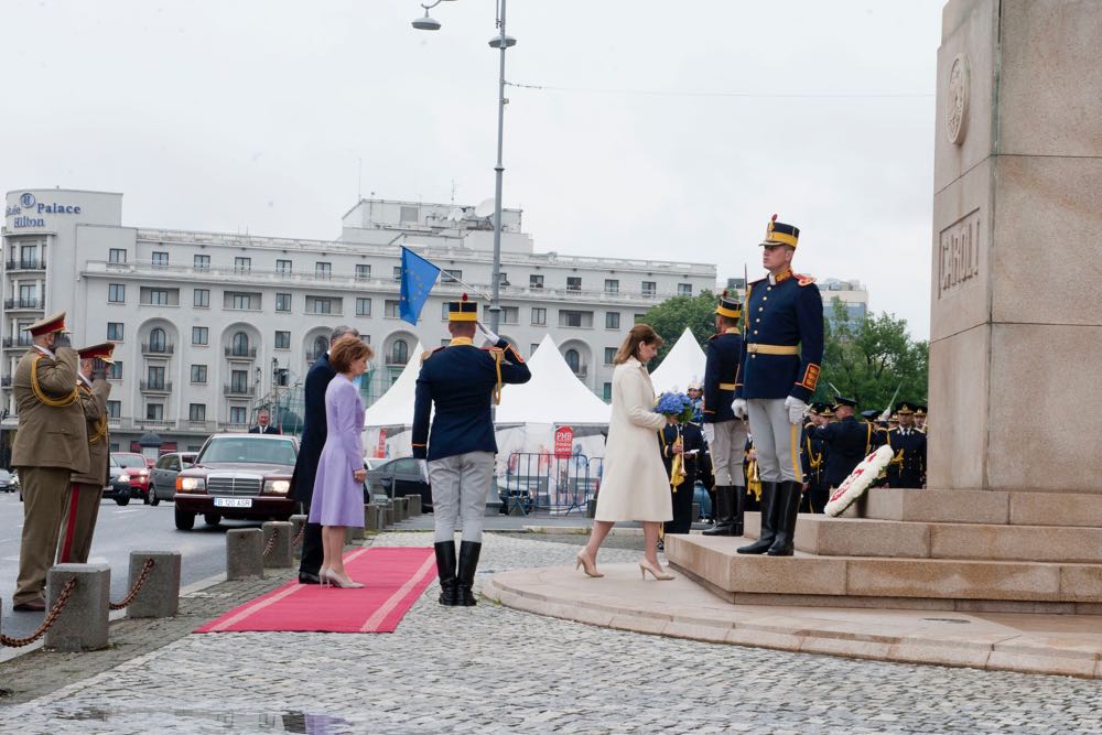 Familia Regala la statuia Regelui Carol I, 10 Mai 2017 ©Daniel Angelescu